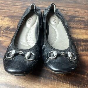 Me Too Black Leather OLYMPIA BALLET FLAT W/ ORNAMENT Size 4.5 M